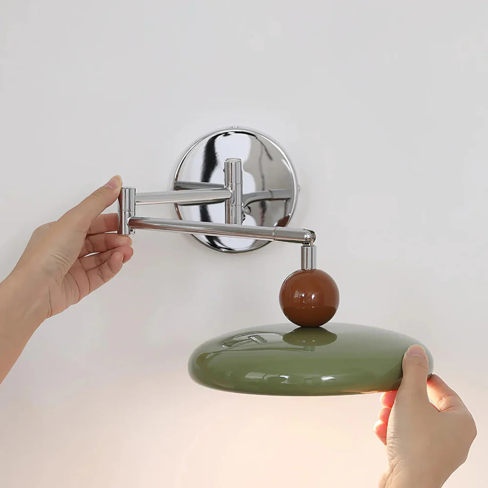 Applique murale plug-in Ø 20 cm installée au mur - Maison Lumexia
