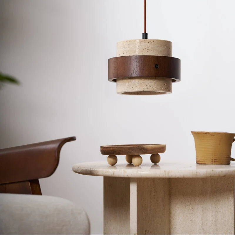 Suspension travertin au-dessus d'une table - Maison Lumexia